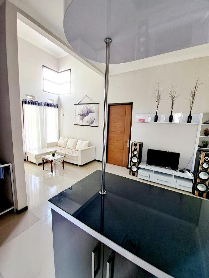 Villa Petit Tour Batu  Exteriér fotografie